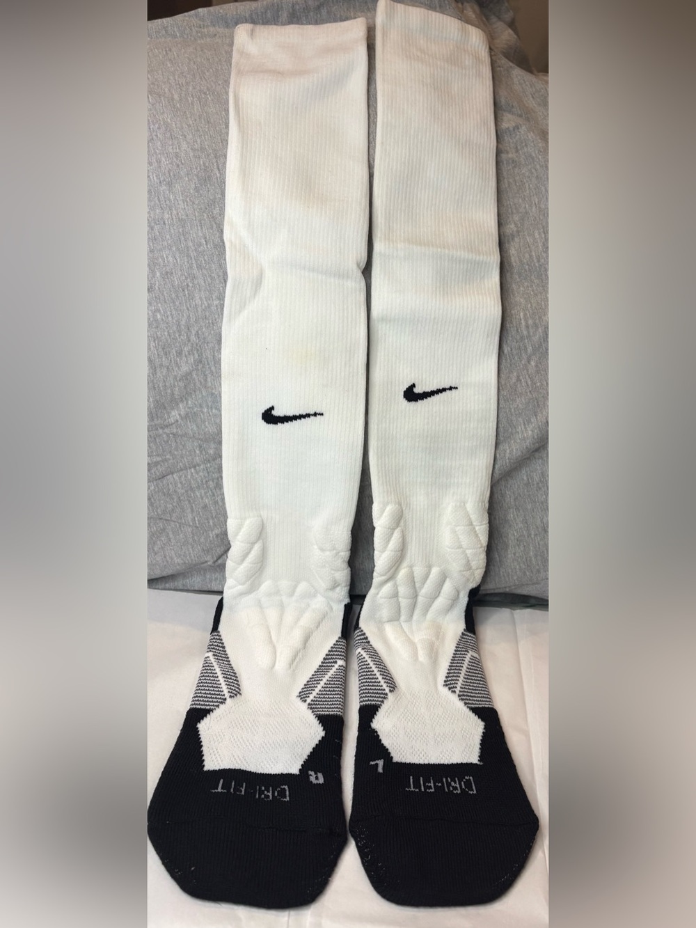 Nike Elite Vapor Dri-FIT Knee High Athletic Socks XL White/Black Colorblock